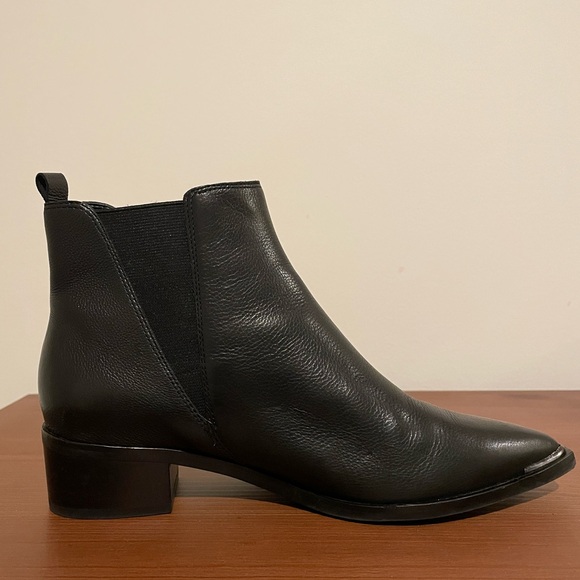 ✨ LIKE NEW ✨ MARC FISHER YALE POINTY TOE CHELSEA BOOTIE - Picture 8 of 9